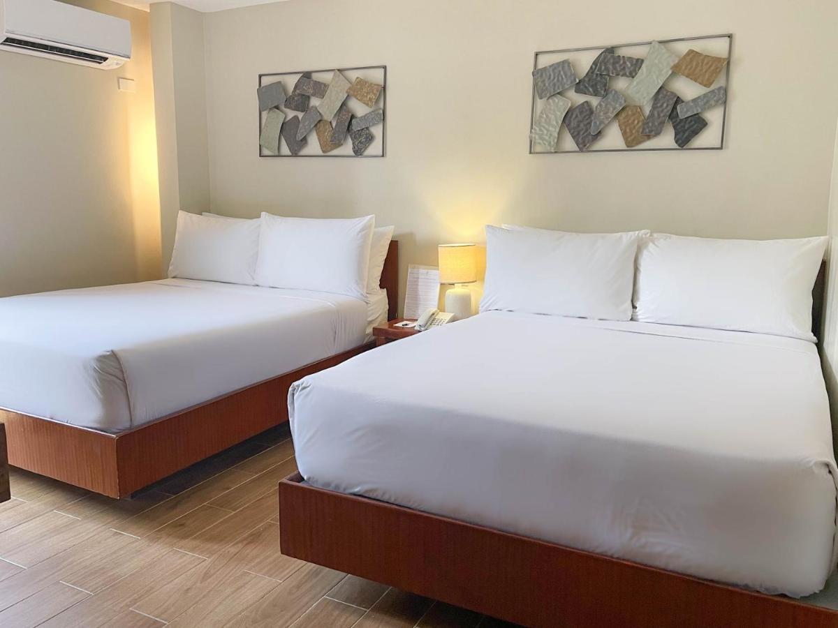 Hotel Serene La Playa Boracay 3*