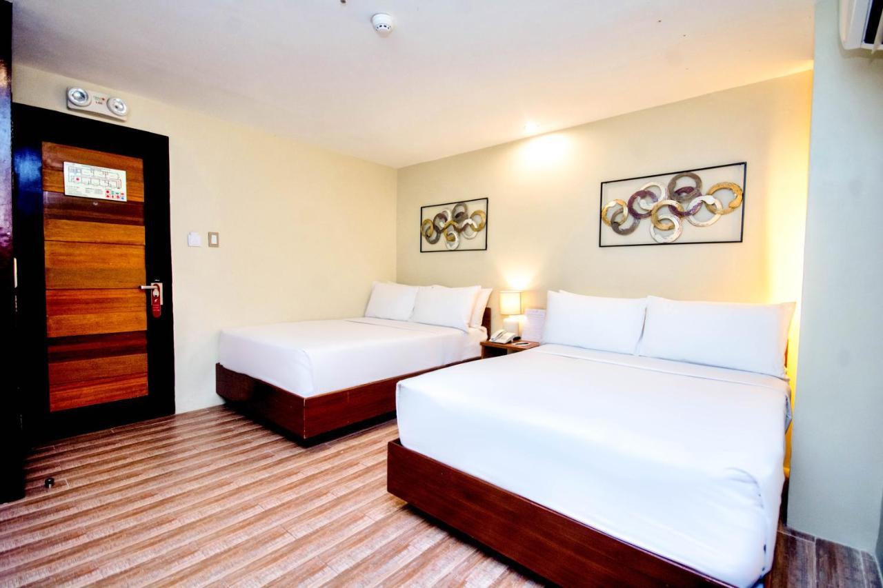 Hotel Serene La Playa Boracay 3*